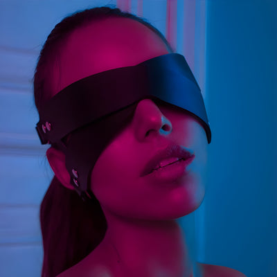 Anja™ - Den Ultimata Trust Mask i Veganskt Läder