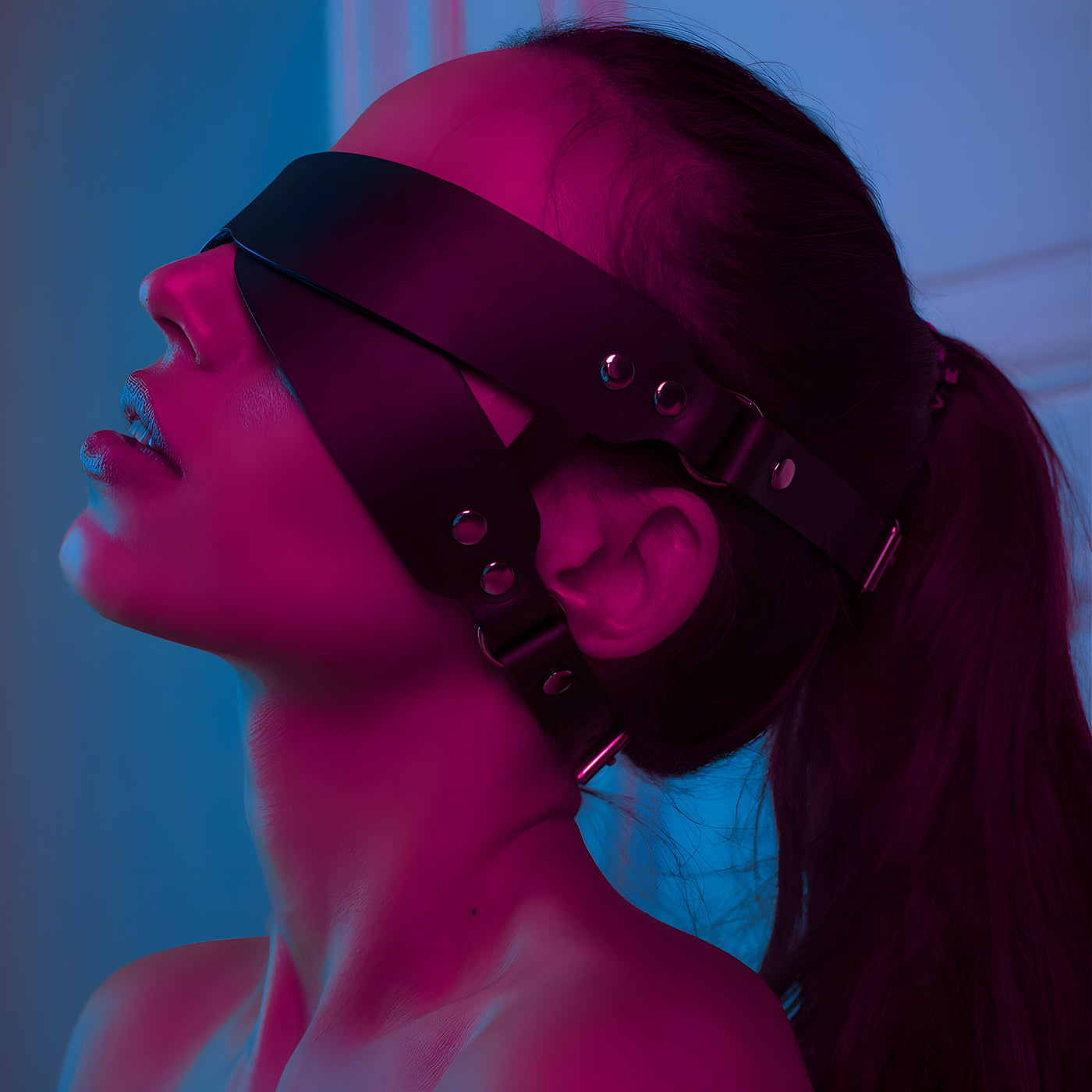Anja™ - Den Ultimata Trust Mask i Veganskt Läder