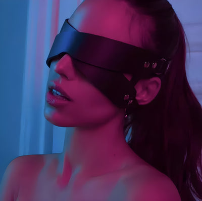 Anja™ - Den Ultimata Trust Mask i Veganskt Läder